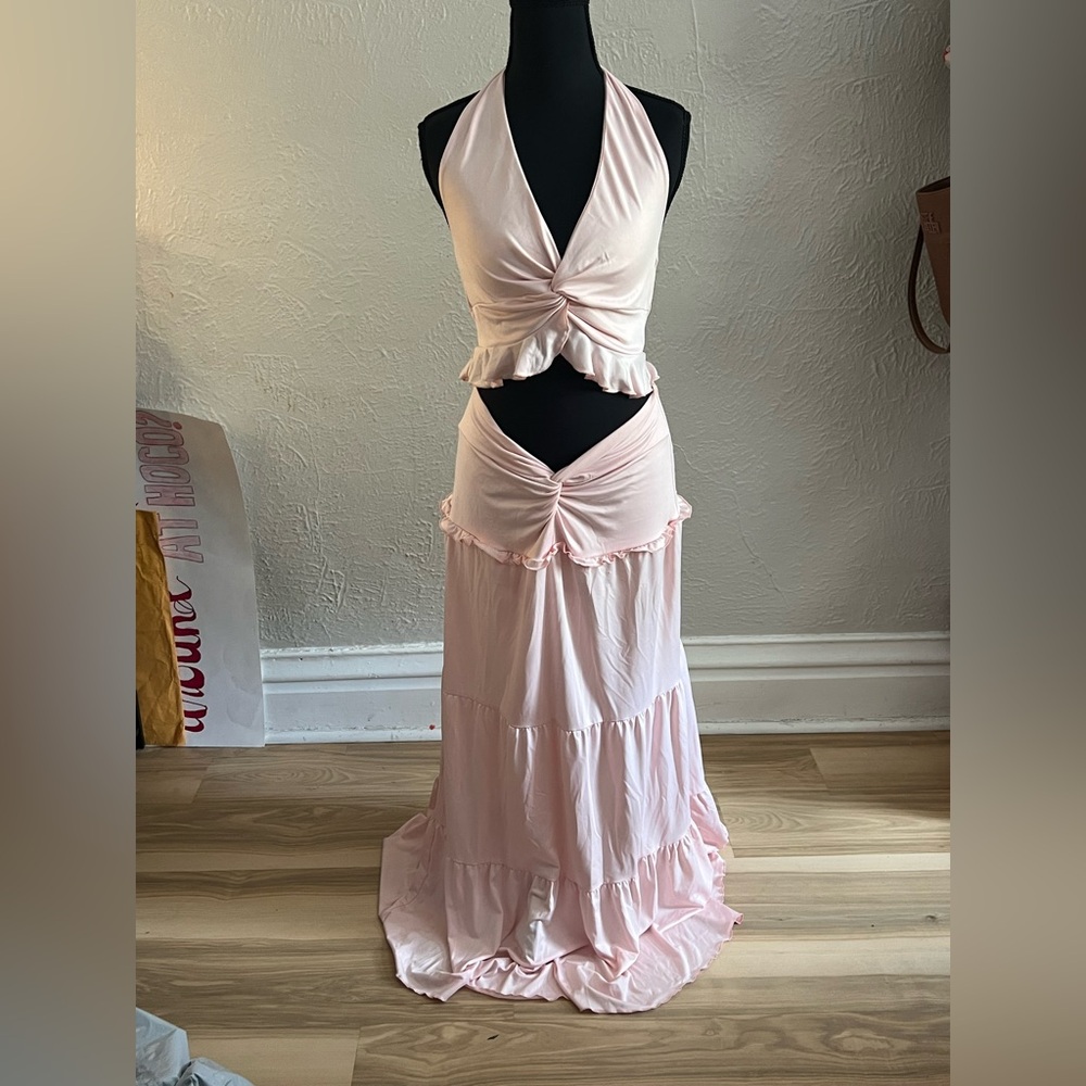 Elegant Pink Halter Maxi Dress